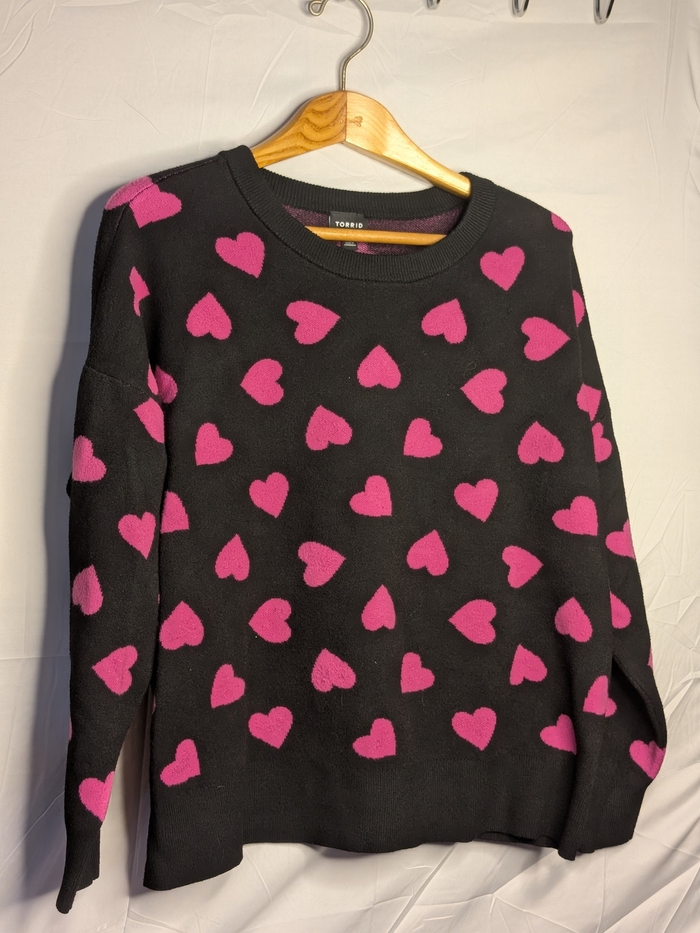 Torrid Black Pink Heart Luxe Cozy Pullover Sweater Size 1 1X - Picture 4 of 5